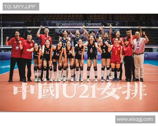 杭州足球队配合引发热议球迷对战术选择和球员默契度展开激烈讨论